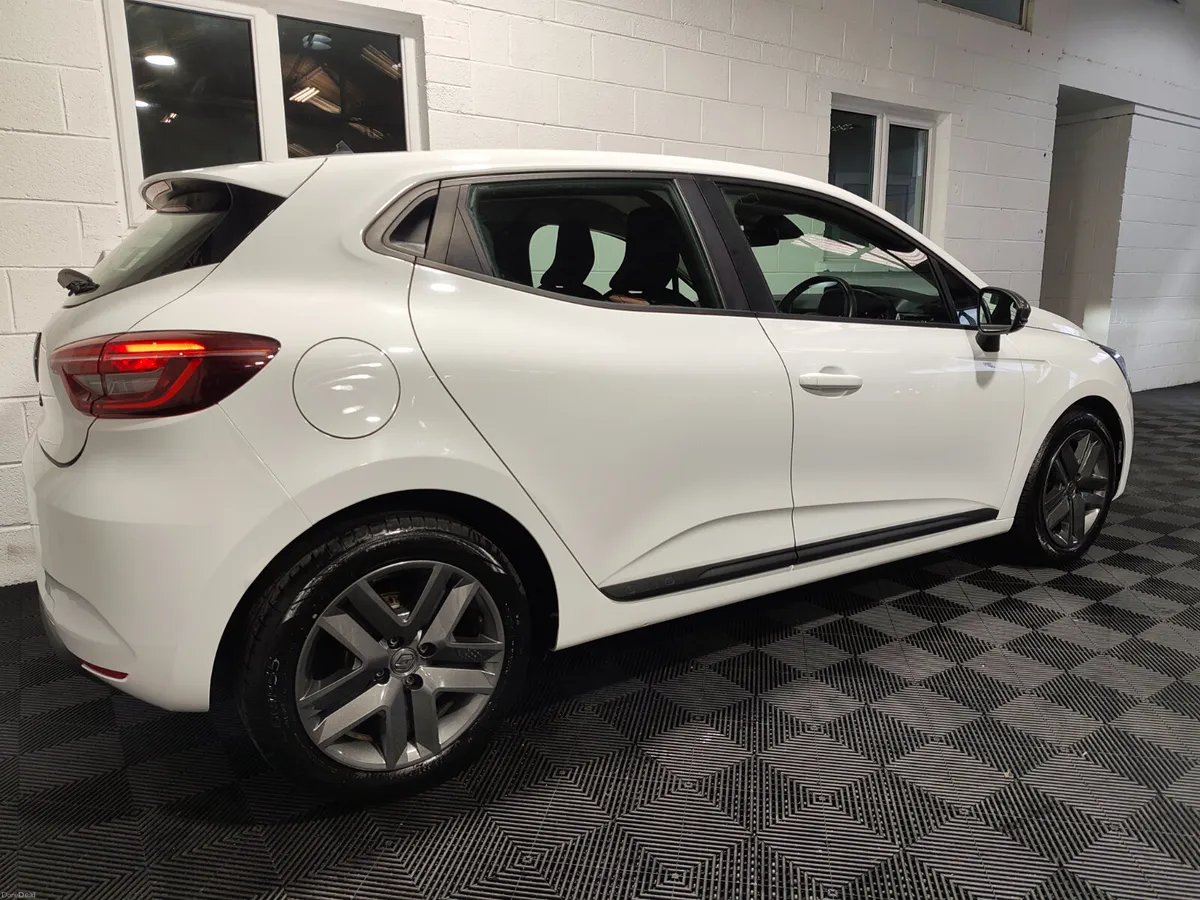 Renault Clio 2022 1.0 DYNAMIQUE EDITION SIX SPEED - Image 4