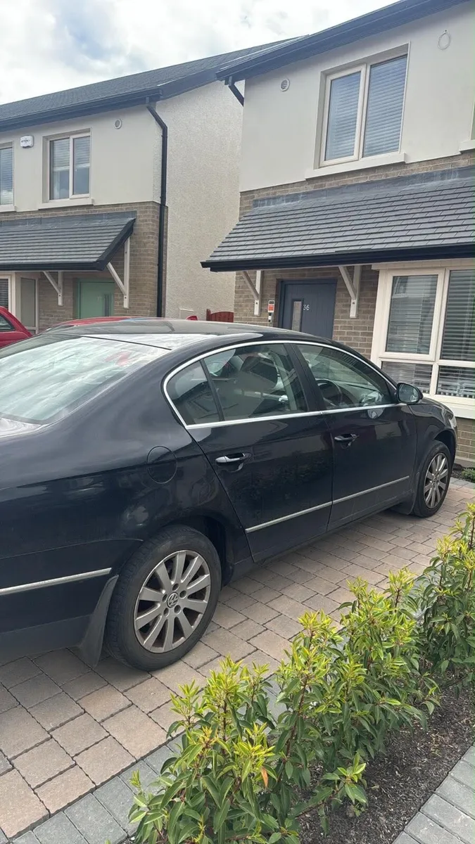 VW Passat 2009 - Image 1