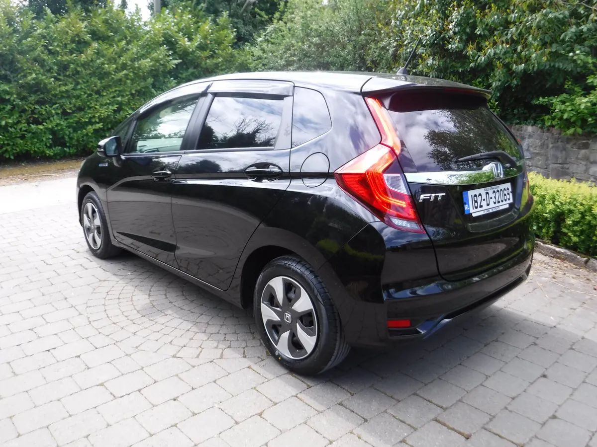 HONDA FIT 1.5 AUTO SELF CHARGING HYBRID - Image 4