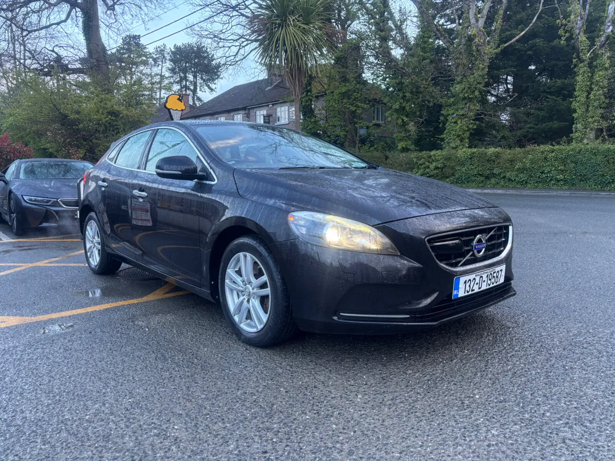 132 VOLVO V40 1.6 PETEOL AUTO 2 KEYS NCT 27 - Image 3