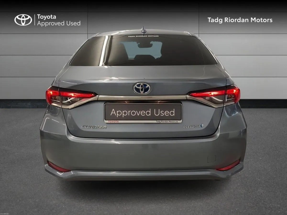 Toyota Corolla LUNA SPORT SALOON - Image 4