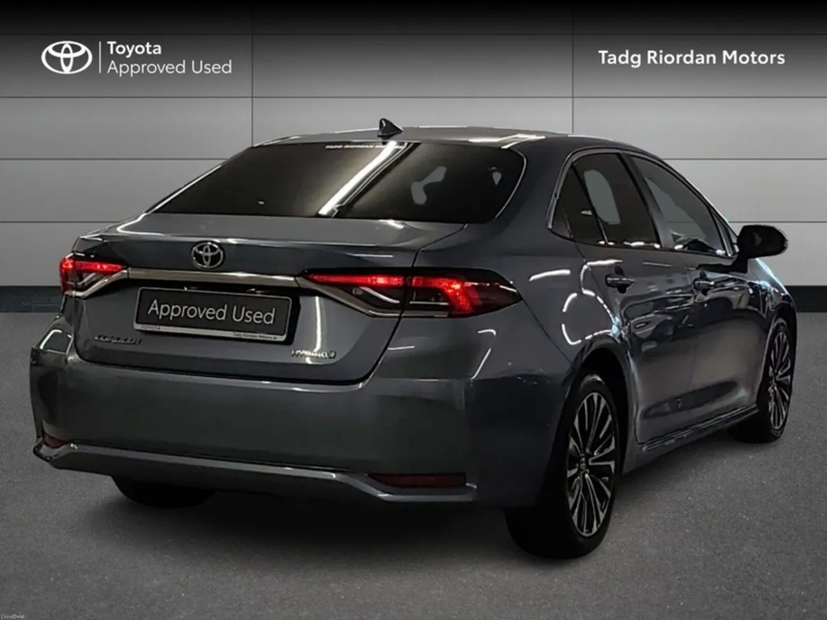 Toyota Corolla LUNA SPORT SALOON - Image 2