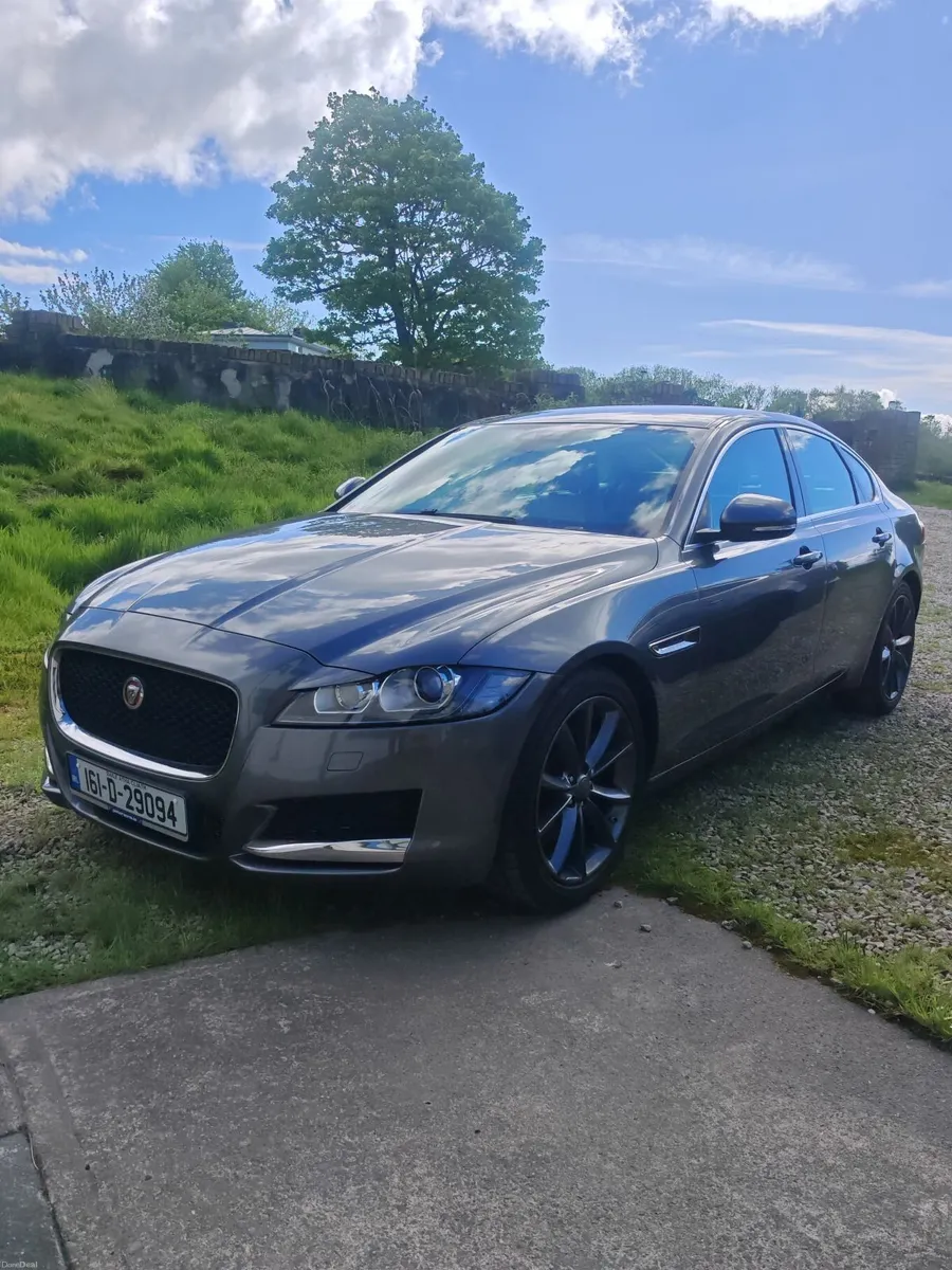 Jaguar XF 2016 (immaculate, new engine) - Image 2