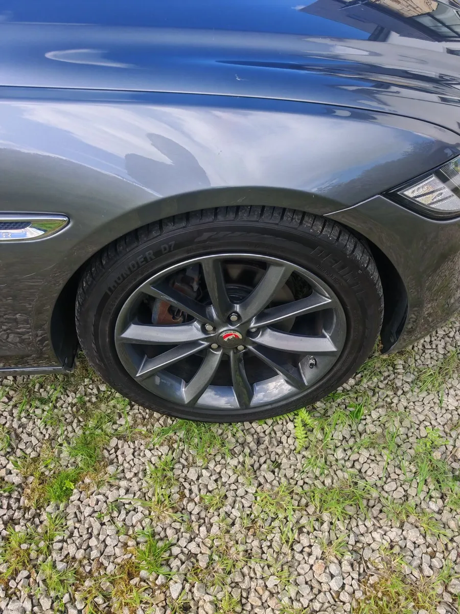 Jaguar XF 2016 (immaculate, replaced engine) - Image 4