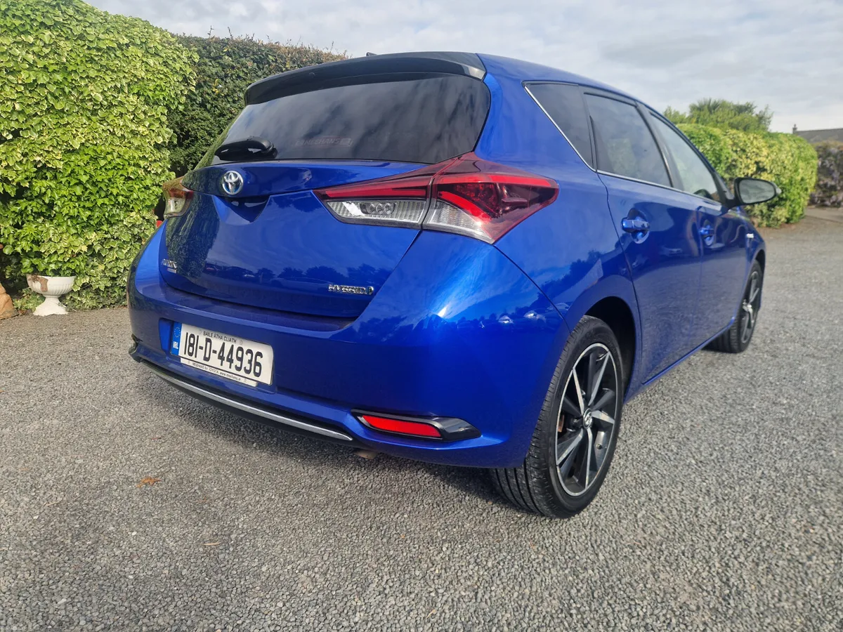 Toyota Auris Hybrid Luna Sport 2018 - Image 4