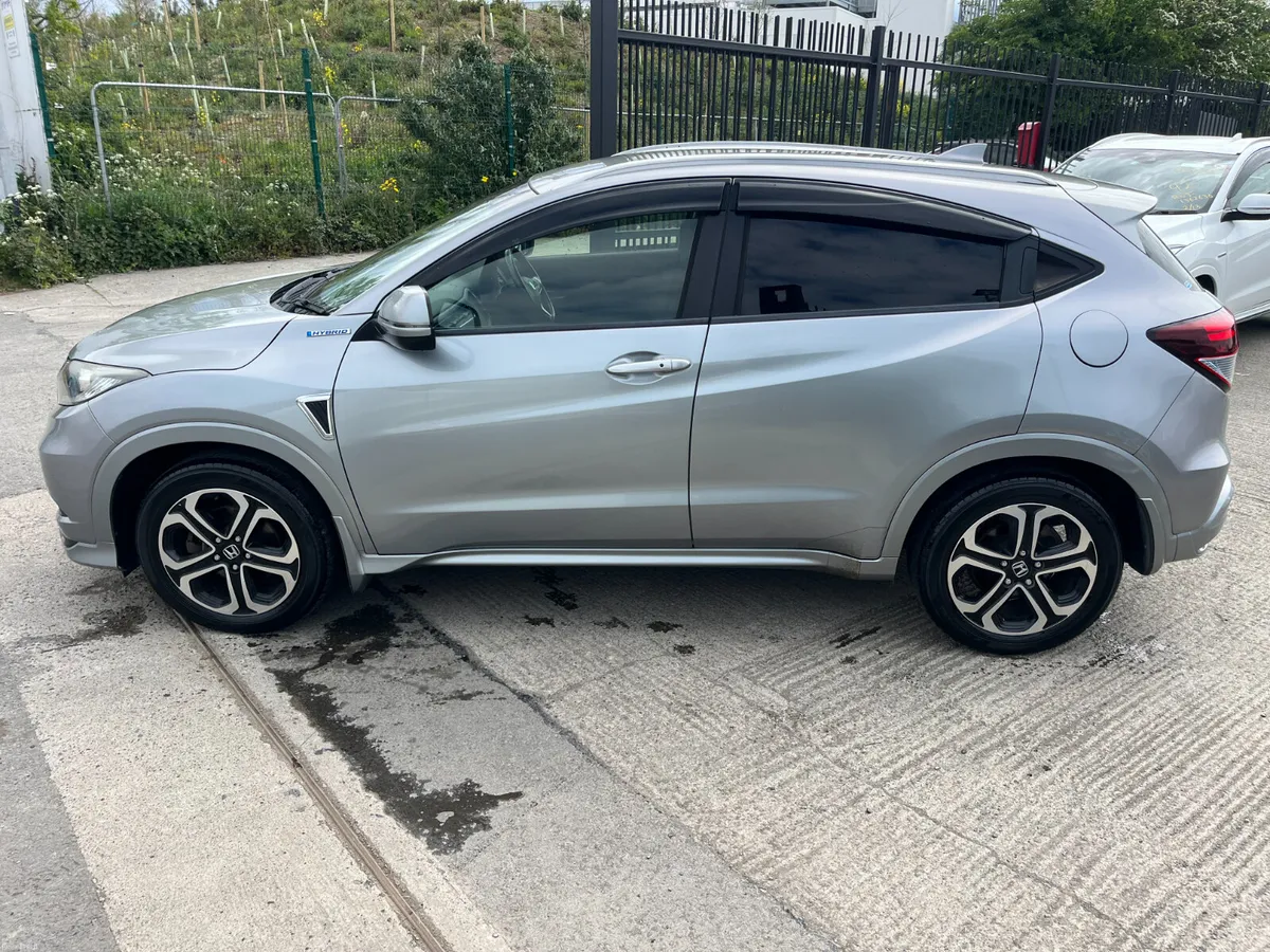 HONDA VEZEL 2015, 1.5 HYBRID AUTO - Image 4