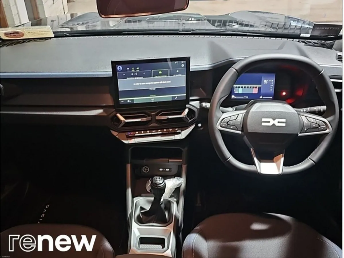 Dacia Duster JOURNEY 1.2 TCE 130 BHP 5DR *DEMO MOD - Image 2