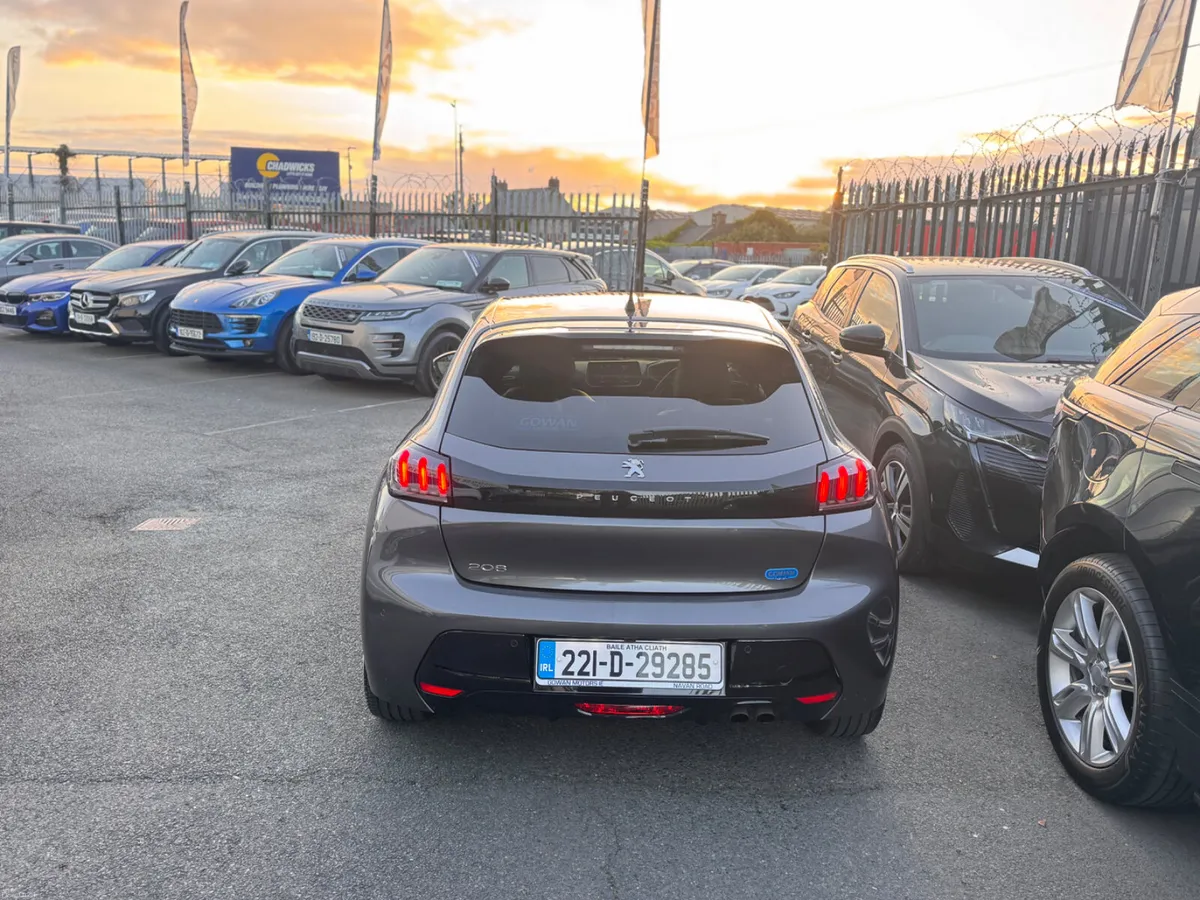 2022 Peugeot 208  1.2 Automatic - Image 6