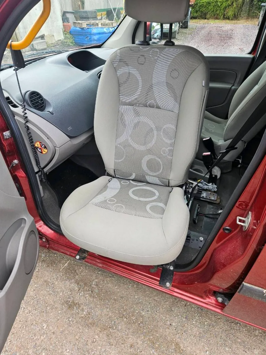 Car - Image 3