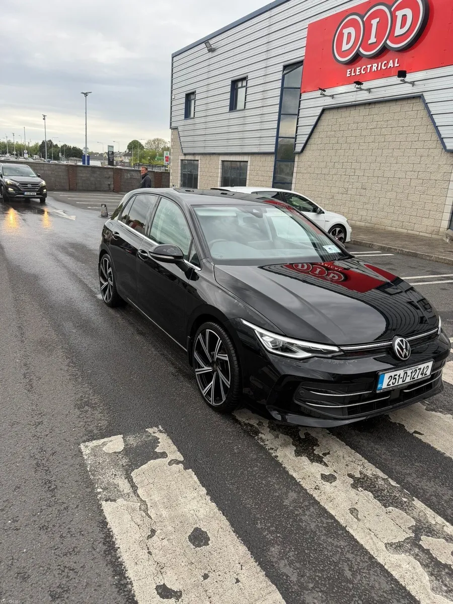 251 Volkswagen Golf Style 1.5 TSI 150HP - Image 3