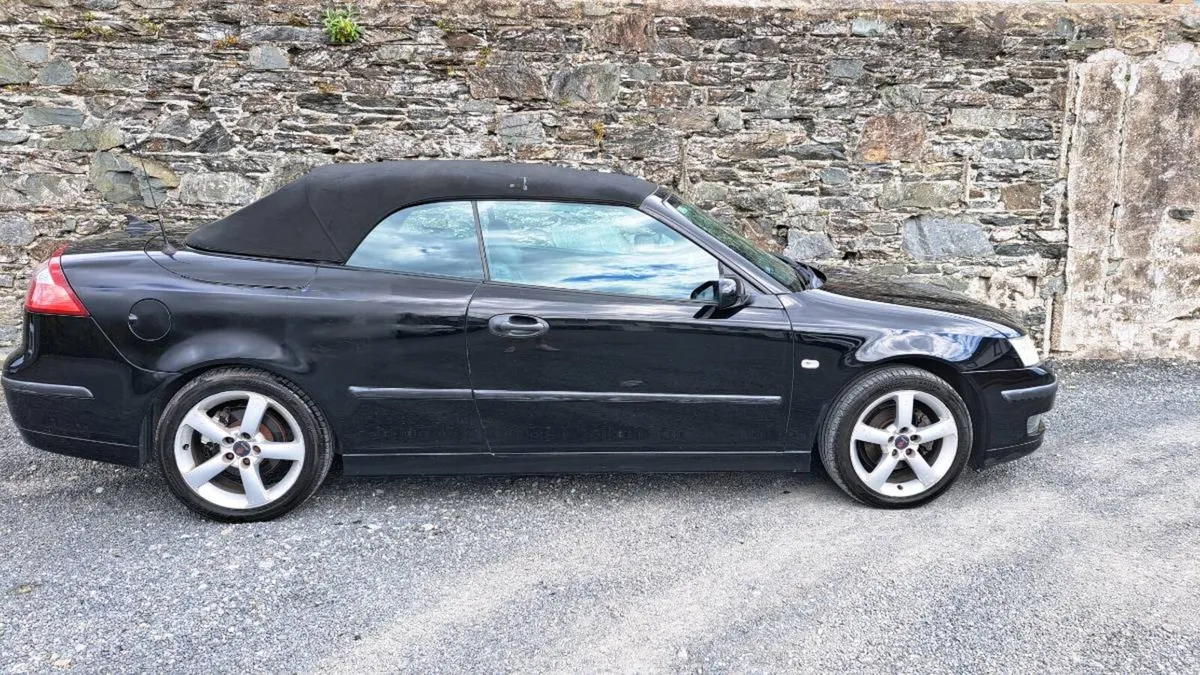 2004 saab 93 convertable - Image 1