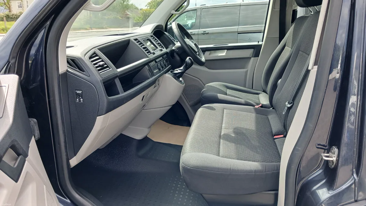 2019 VW SHUTTLE 9 SEAT PRIVATE OWNED, VW HISTORY - Image 3