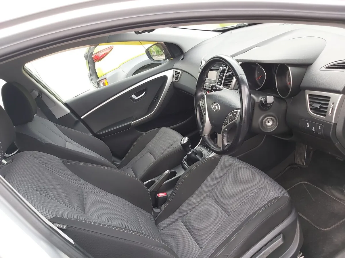 Car - Image 5