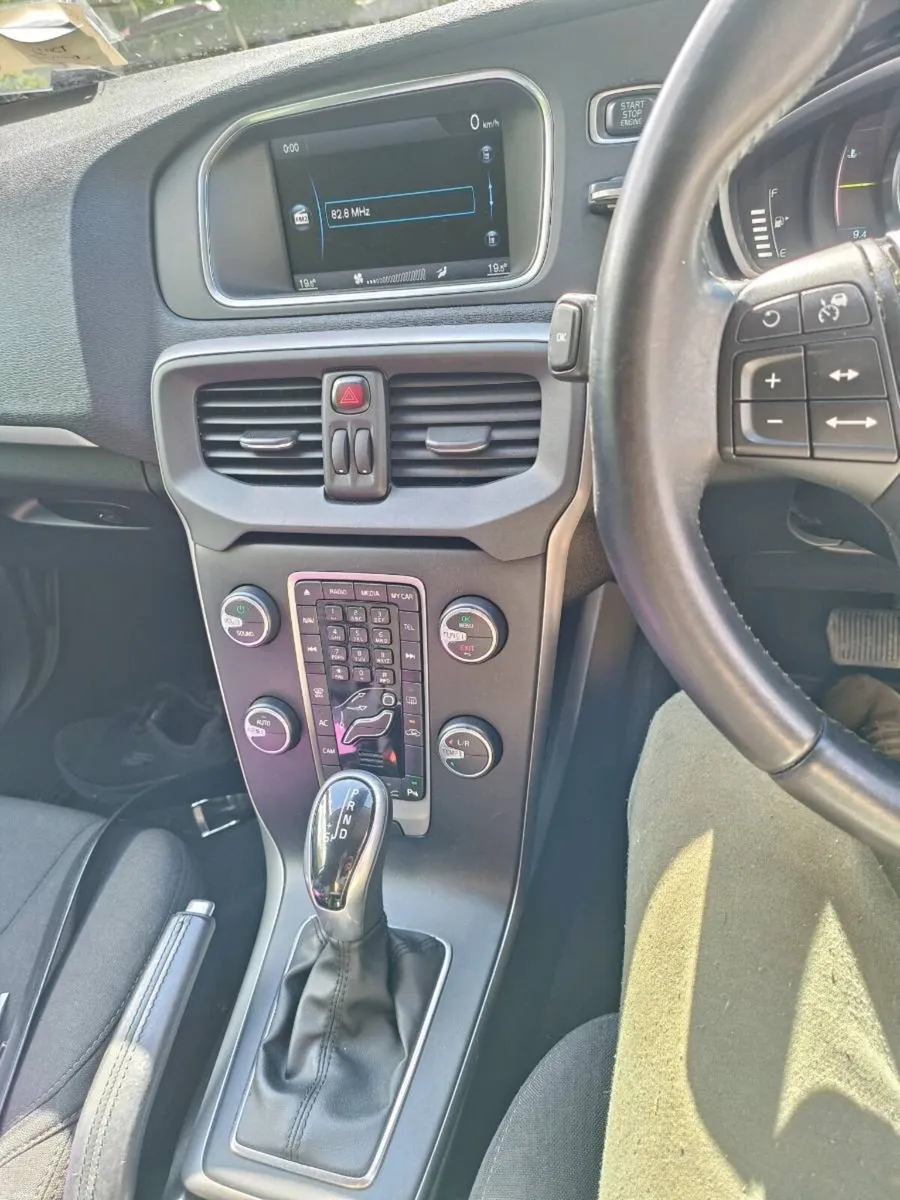 Volvo v40 T4 180bhp - Image 1