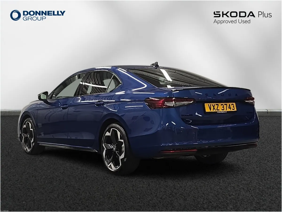 Skoda SUPERB Hatchback Sportline - Image 3