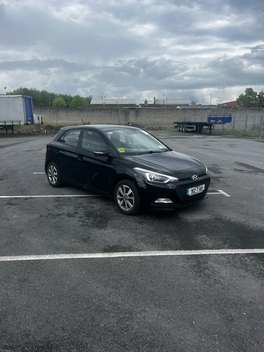 2016 Hyundai i20 Deluxe - Image 2