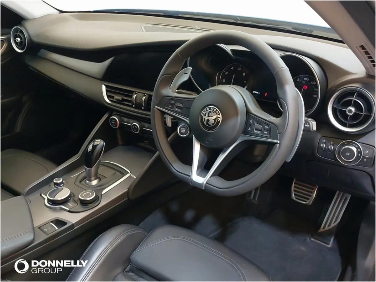 Alfa Romeo Giulia Saloon Veloce - Image 4