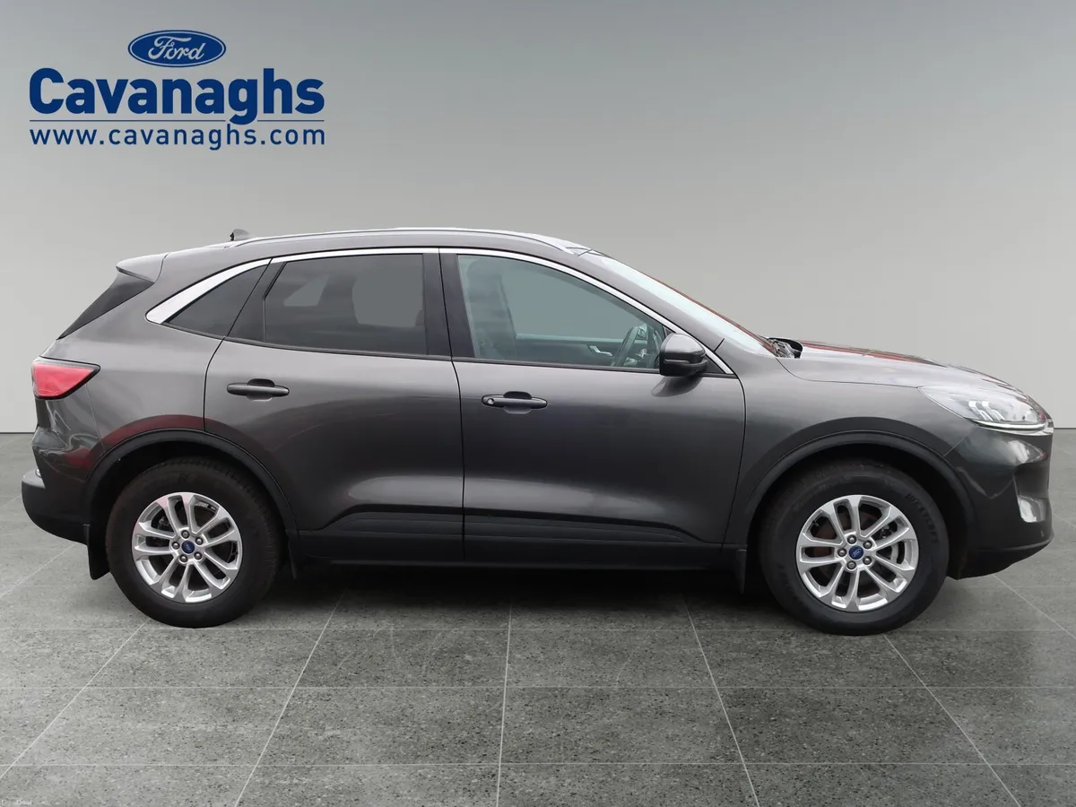 2023 FORD KUGA 2.5PHEV TITANIUM 225PS - Image 4