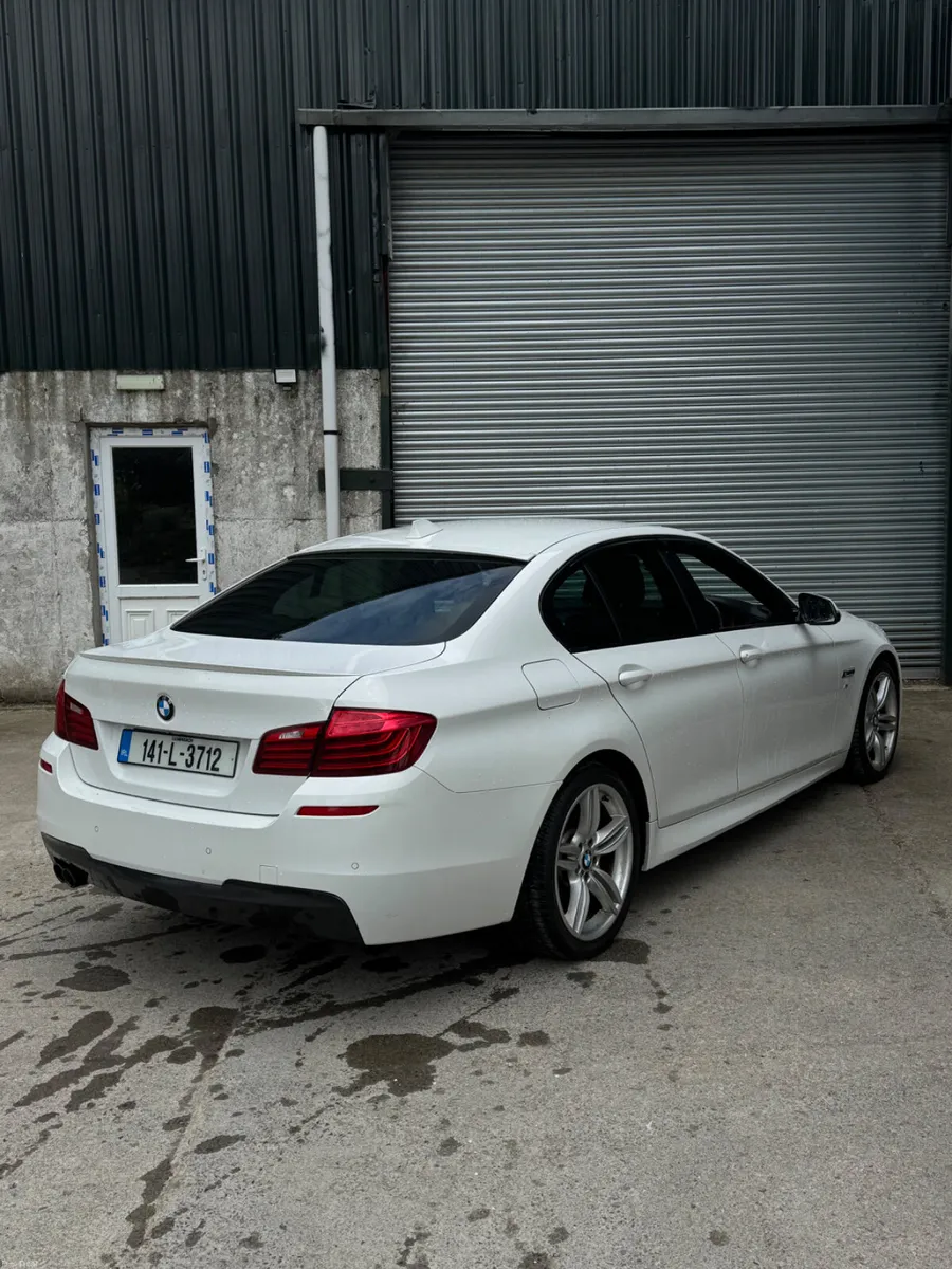 BMW 5-Series 2014 M-Sport - Image 2