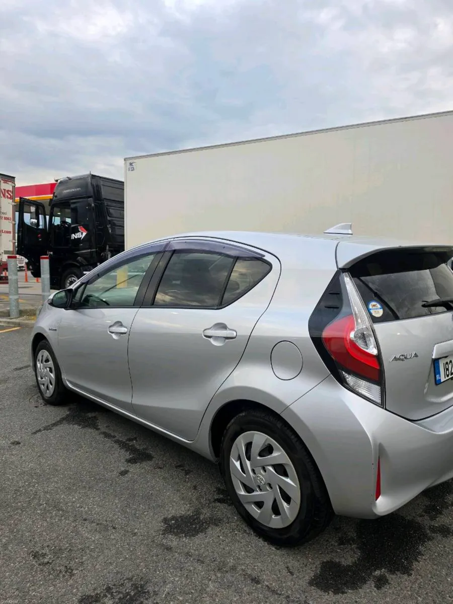 Toyota aqua - Image 2