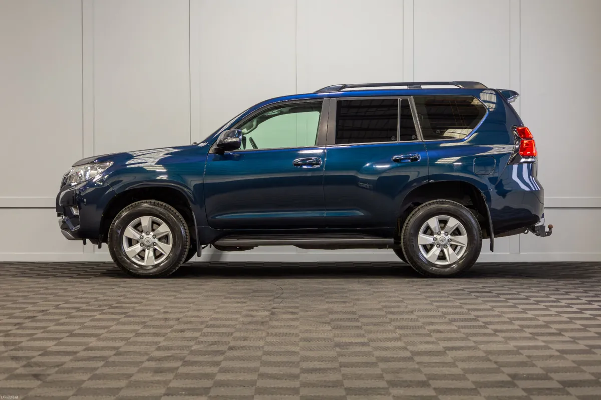 2023 Toyota Land Cruiser LWB - Image 3
