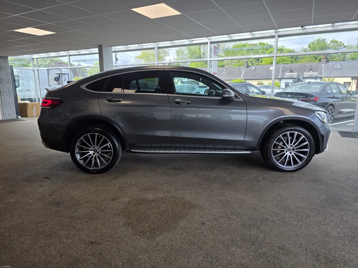 Mercedes-Benz GLC 300d PHEV Premium Line AMG 2021 - Image 5