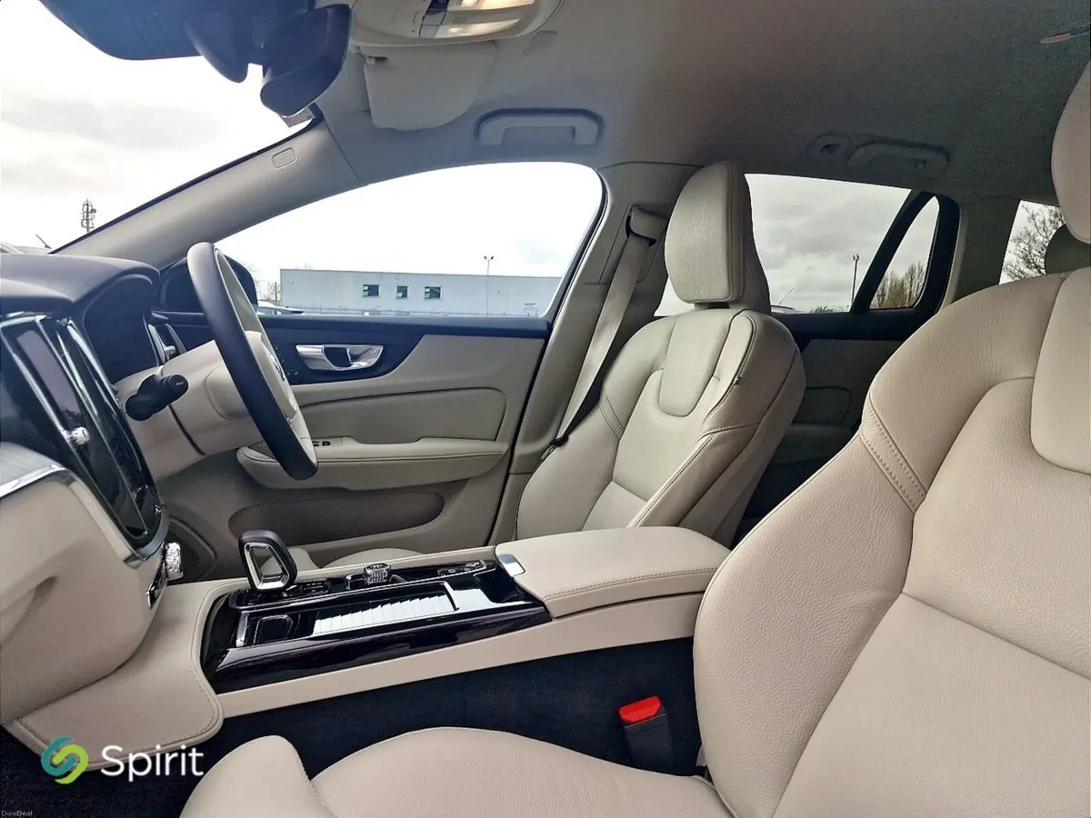 Volvo V60 T6 "Plug In Hybrid" AWD (350hp) Plus (Da - Image 4