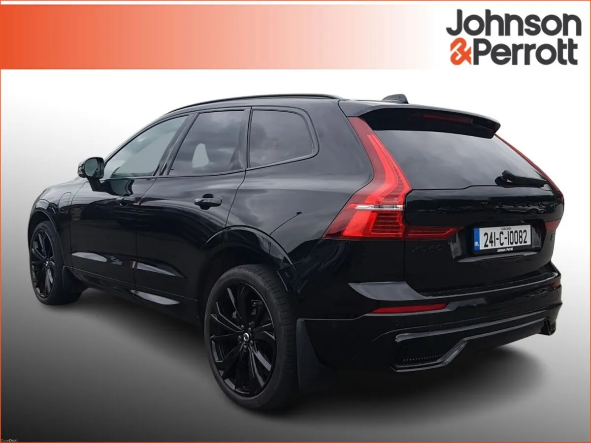 Volvo XC60 T6 350hp AWD Plus Black Edition - Image 3