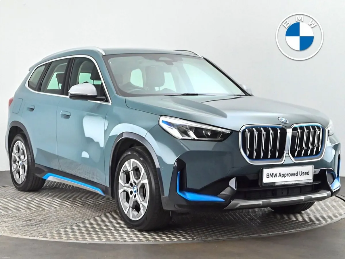 BMW iX1 xDrive30 xLine - Image 1