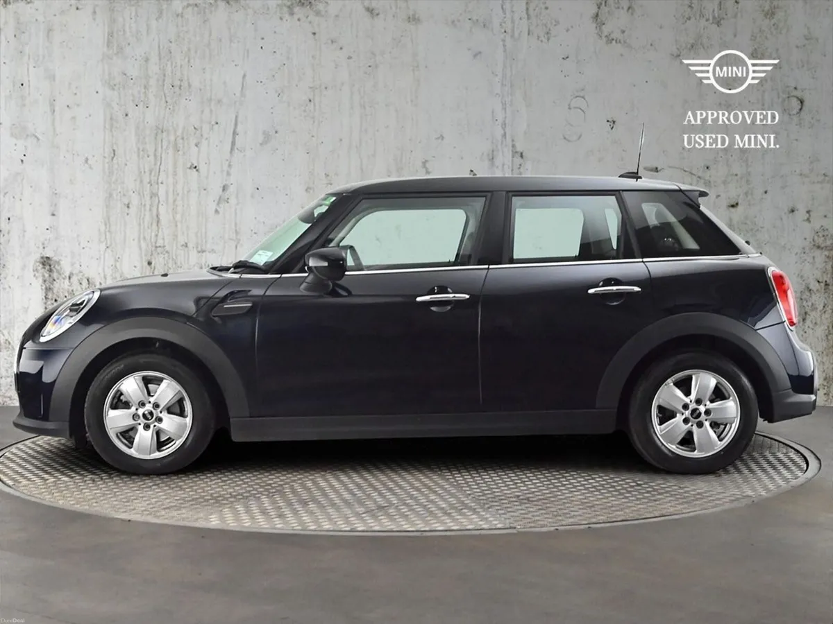 Mini Cooper 5-Door Cooper Classic - Image 3
