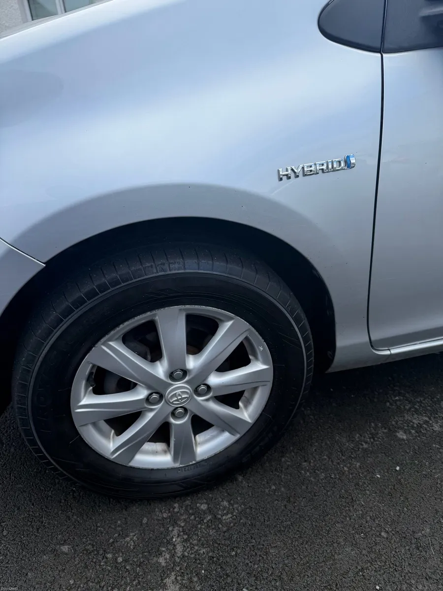 Car - Image 2