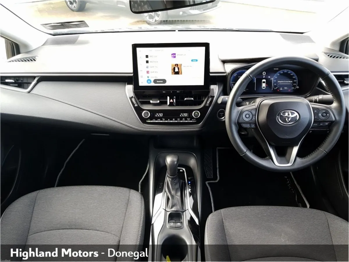 Toyota Corolla 1.8 Hybrid Luna Saloon - Image 2