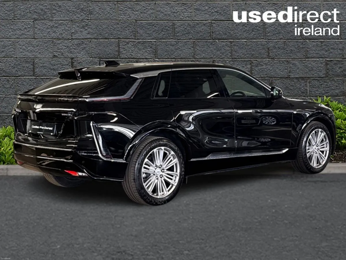 Cadillac Lyriq Entry  559 AWD Dual-Motor Auto - Image 2