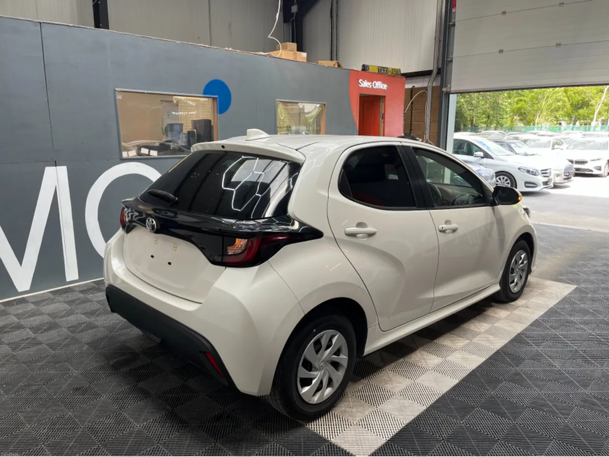 Toyota Yaris €12950 2021 TOYOTA YARIS X 1.0 AUTOMA - Image 2