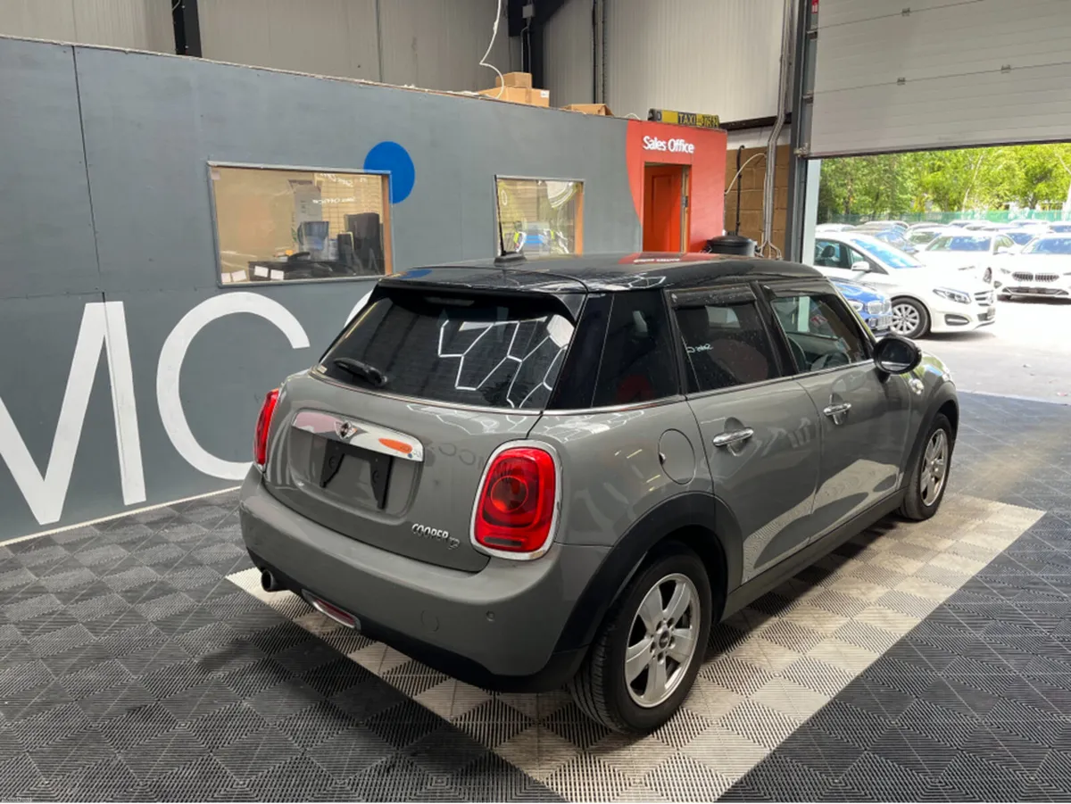 Mini Cooper 2017 MINI COOPER D 1.5 AUTOMATIC / CRU - Image 2