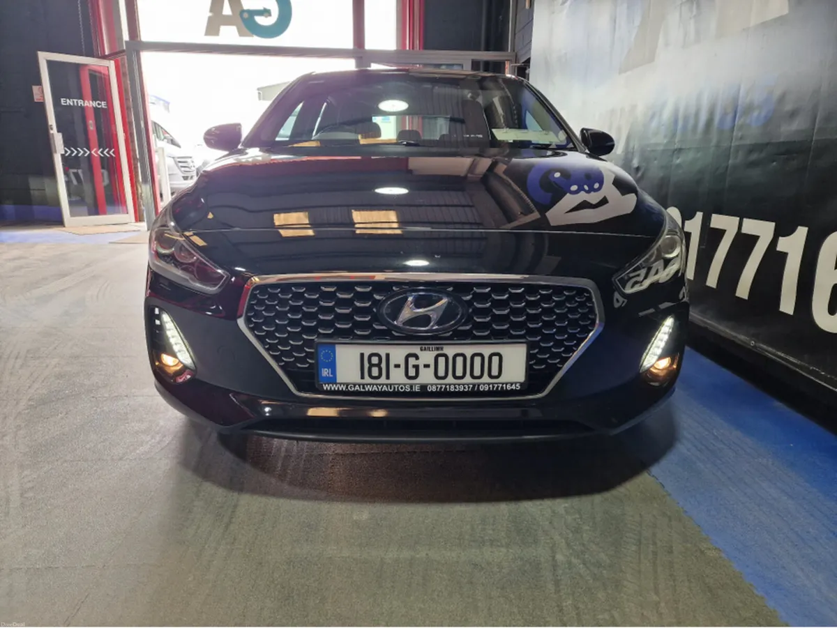 Hyundai i30 1.6 CRDI ** SAT NAV, REVERSING CAMERA* - Image 3