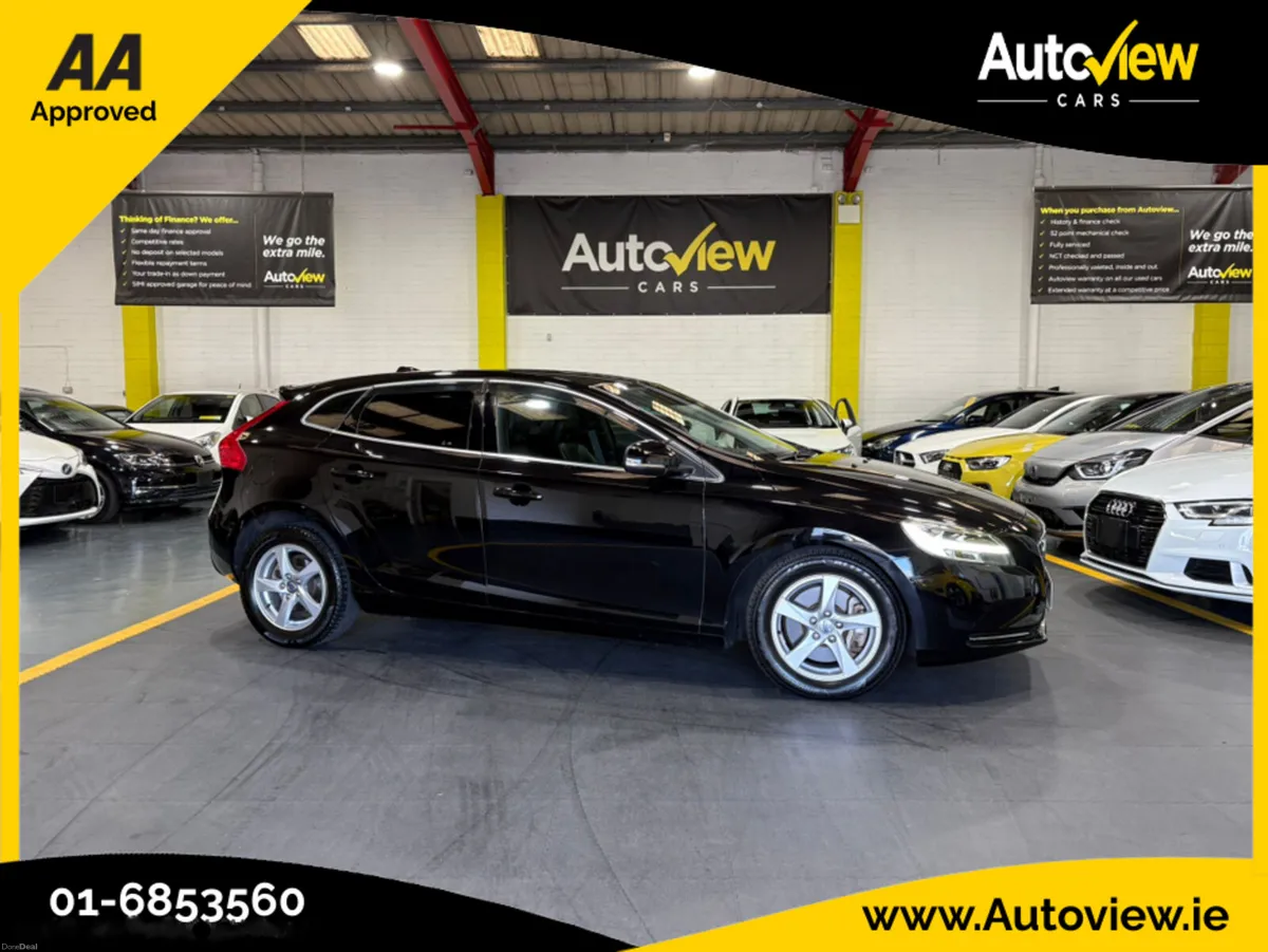 Volvo V40 Inscription Model D4 2.0 Diesel Automati - Image 1