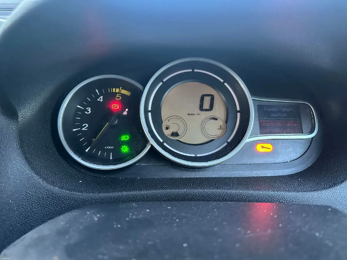 Renault Megane 2011 diesel. Taxed. - Image 3