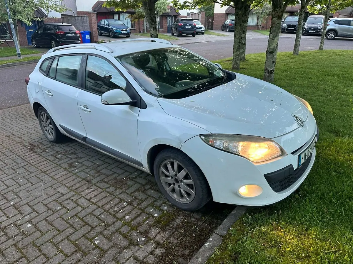 Renault Megane 2011 diesel. Taxed. - Image 4