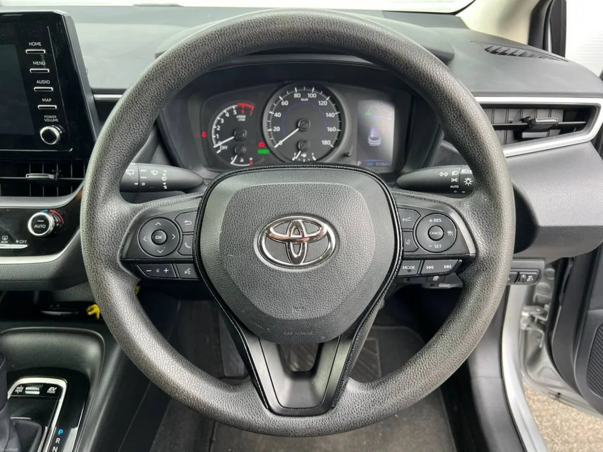 Toyota Corolla TOURING 1.8 HYBRID // REVERSE CAMER - Image 4