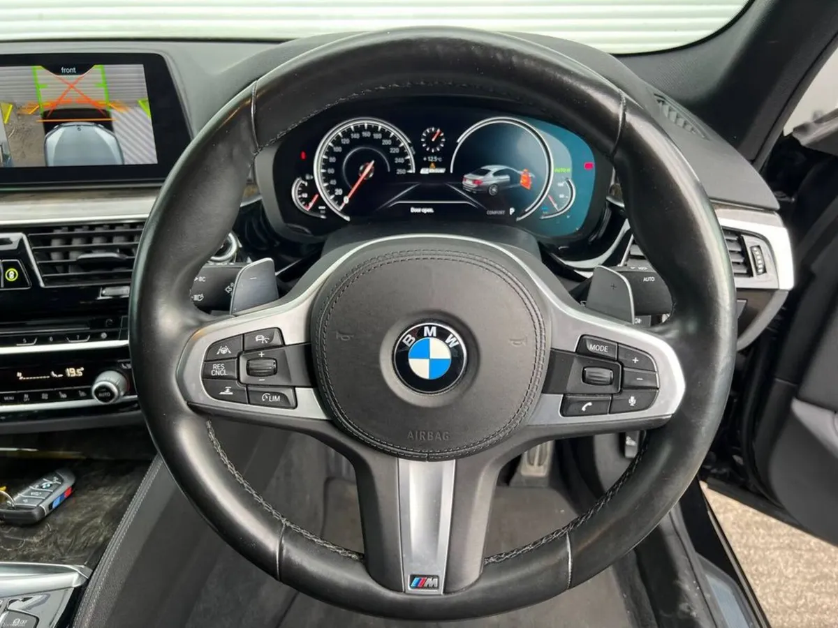 BMW 5-Series 530e M-SPORT COMPETITION 2.0 HYBRID / - Image 4