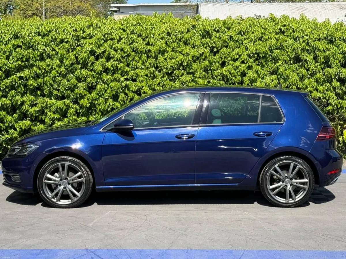 Volkswagen Golf HIGHLINE 2.0 TDI // LEATHER HEATED - Image 3