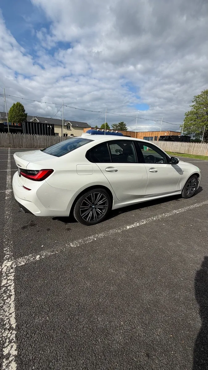 BMW 330e M-Sport 2020 - Image 3