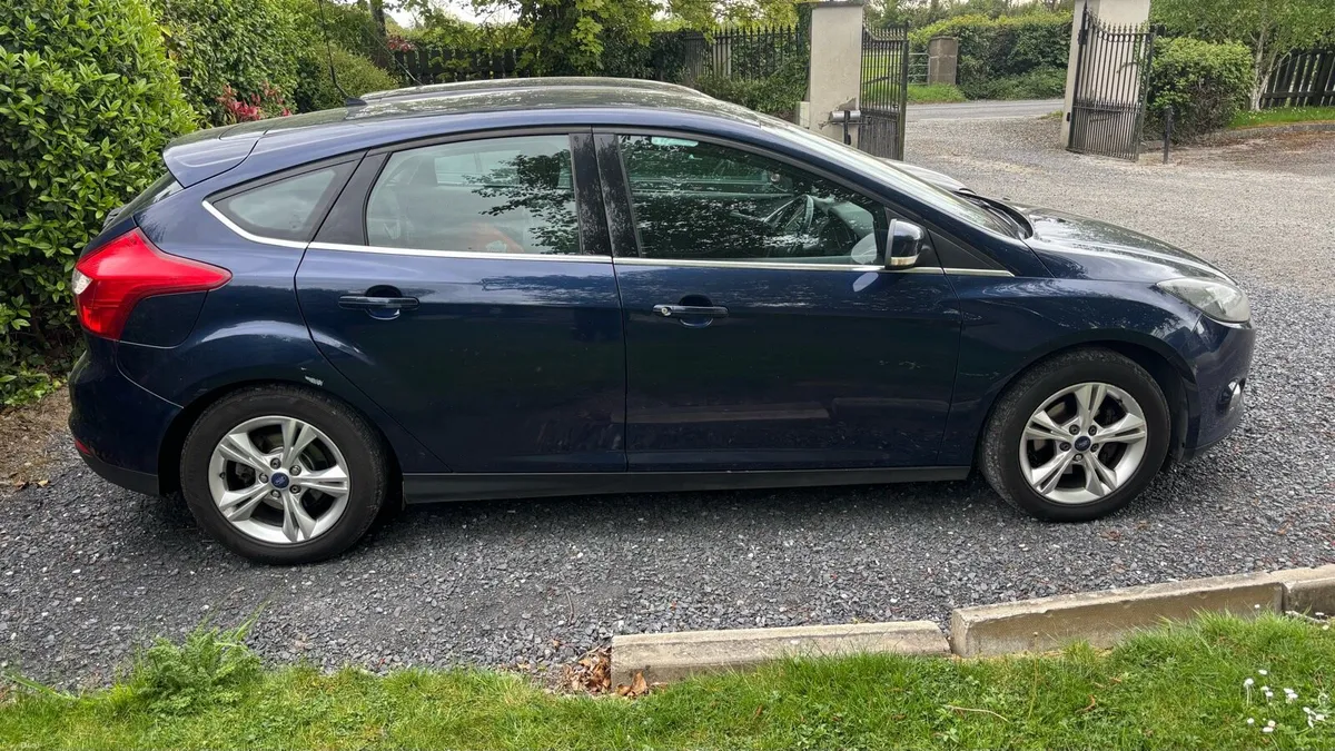 Ford focus 2012 - Image 2
