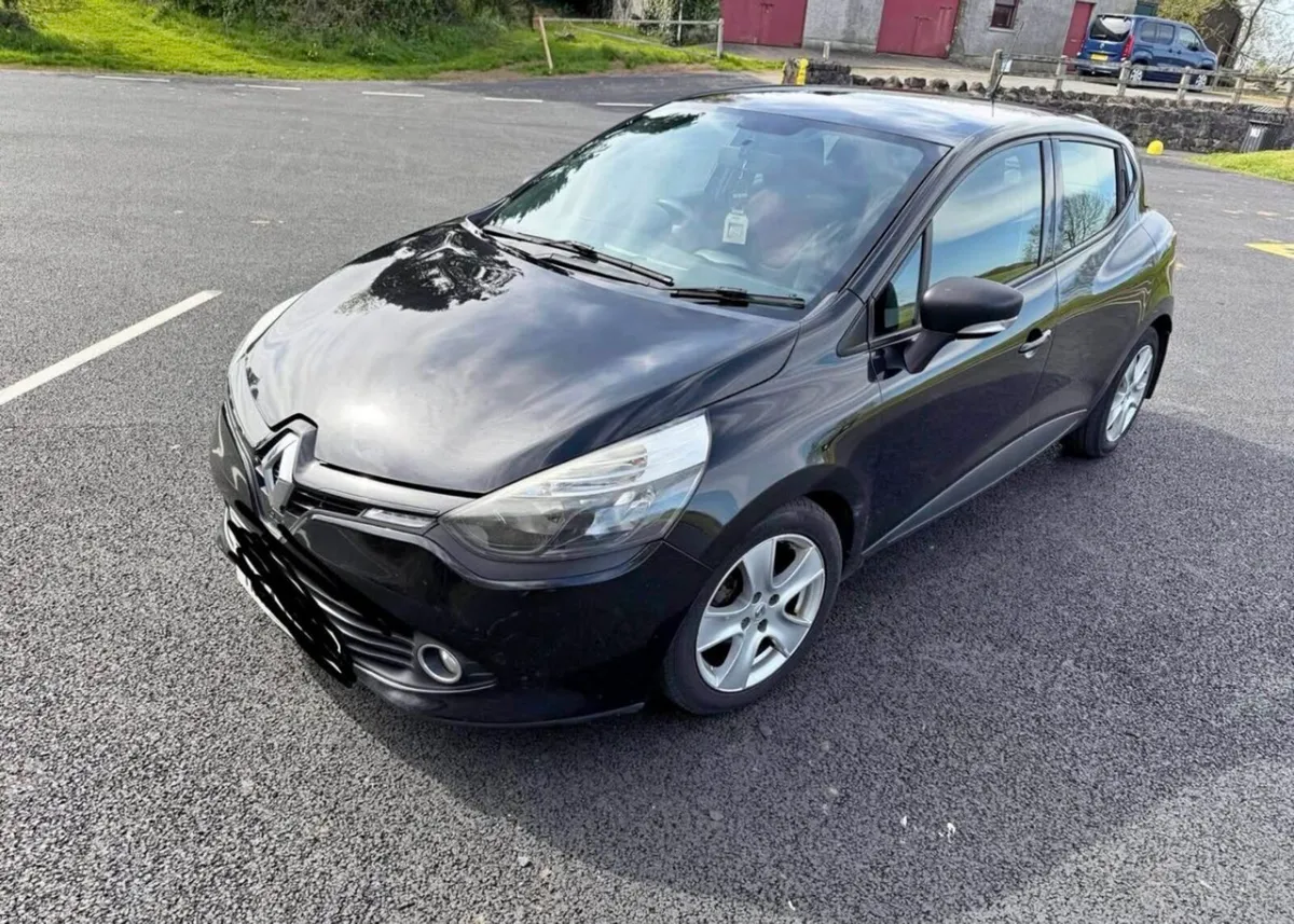 2014 Renault Clio - Image 1