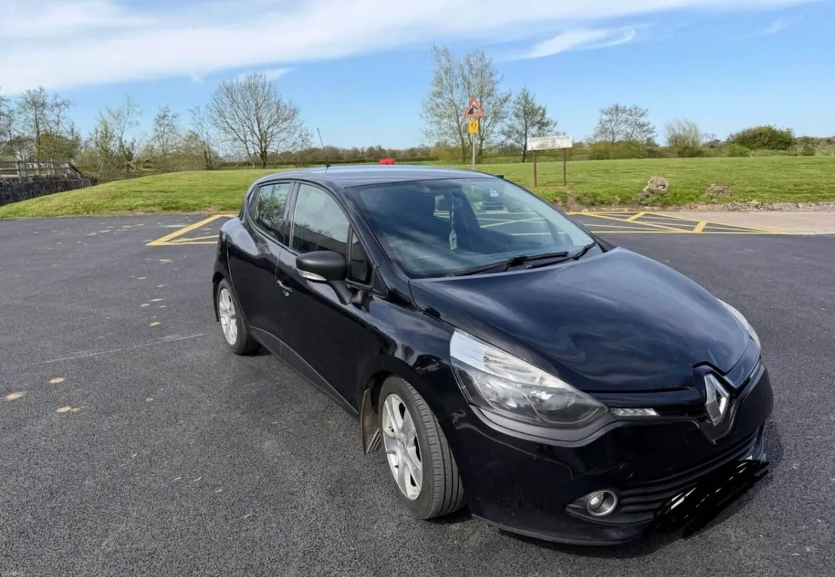 2014 Renault Clio - Image 2