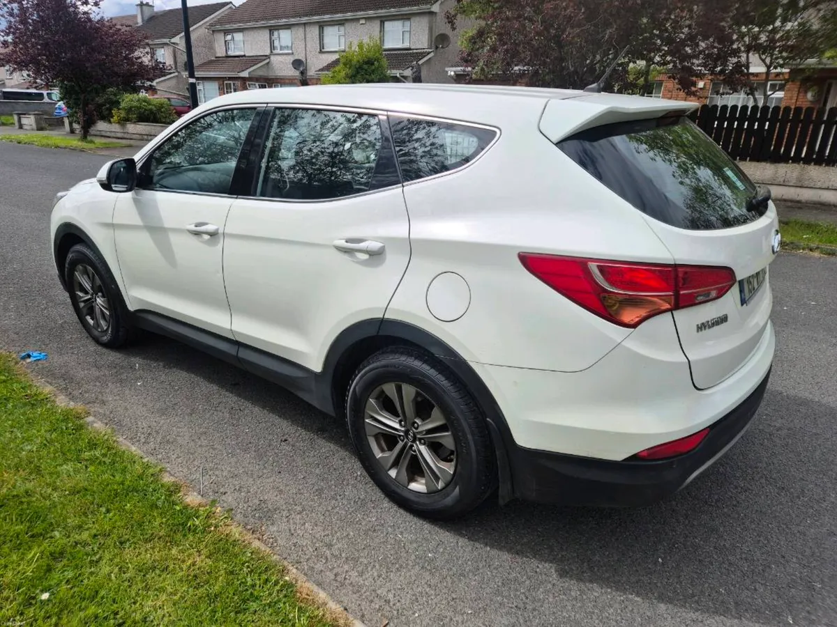 152 hyundai santa fe 7 seater - Image 3