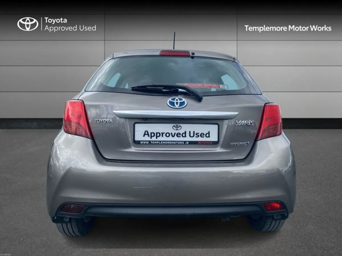 Toyota Yaris HYBRID LUXURY MC 4DR AUTO - Image 4