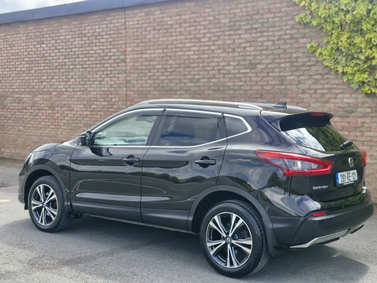 Nissan Qashqai SV PREMIUM DSL FINANCE AVAILABLE - Image 2
