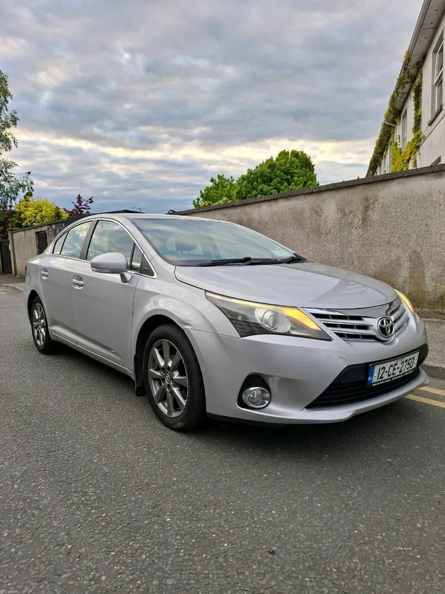 TOYOTA AVENSIS 2012 LOW MILES - Image 2